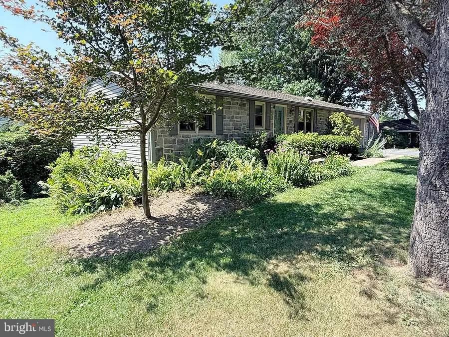 223 W High St, New Bloomfield, PA 17068 - #3