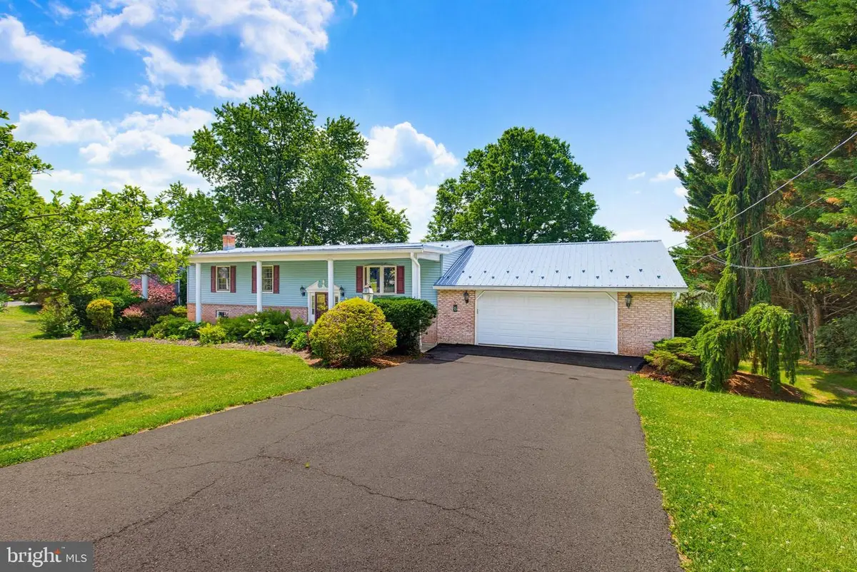 15 Donald St, Shermans Dale, PA 17090 - #1