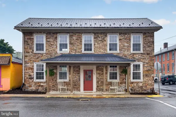 41 N Market St, MILLERSTOWN, PA 17062