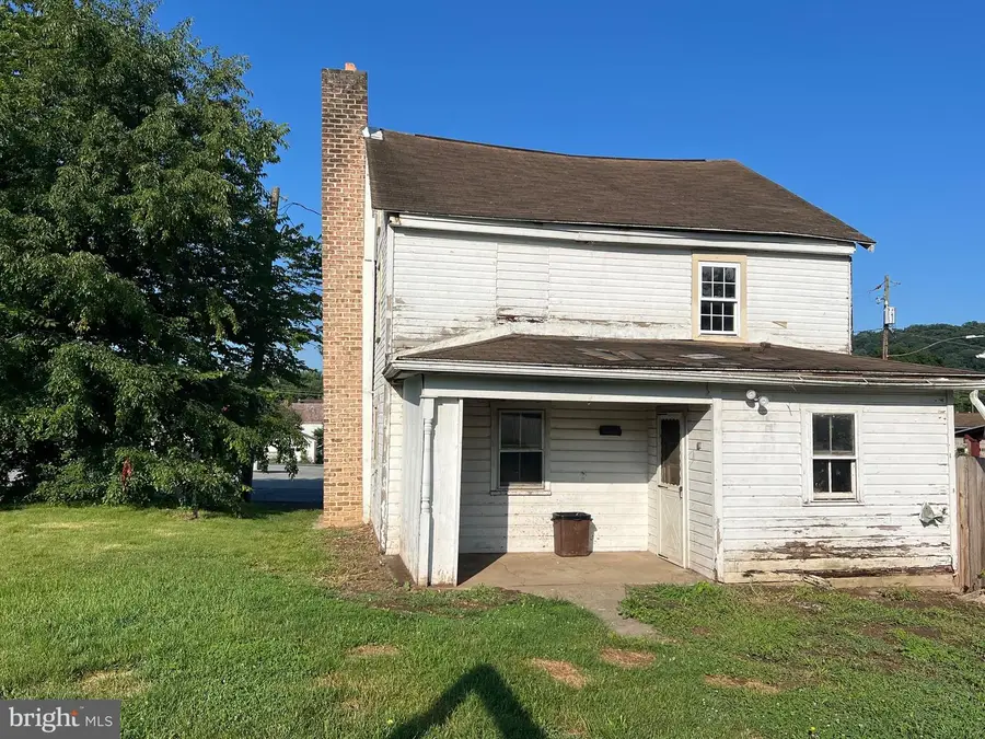 32 N High St, Millerstown, PA 17062 - #3