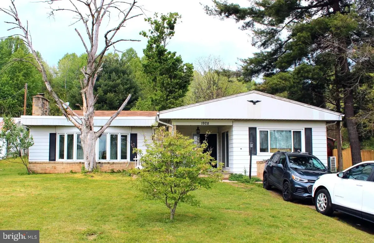 1928 New Bloomfield Rd, New Bloomfield, PA 17068 - #1