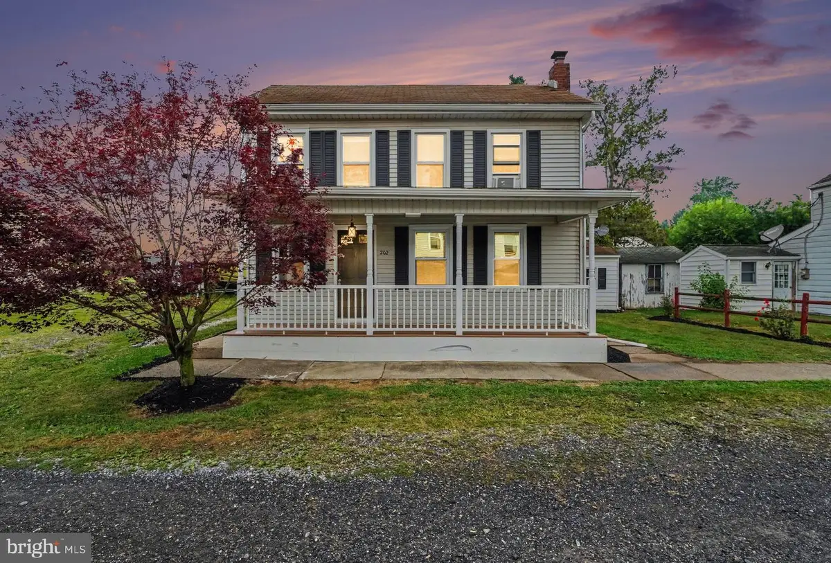202 N Market St, Liverpool, PA 17045 - #1