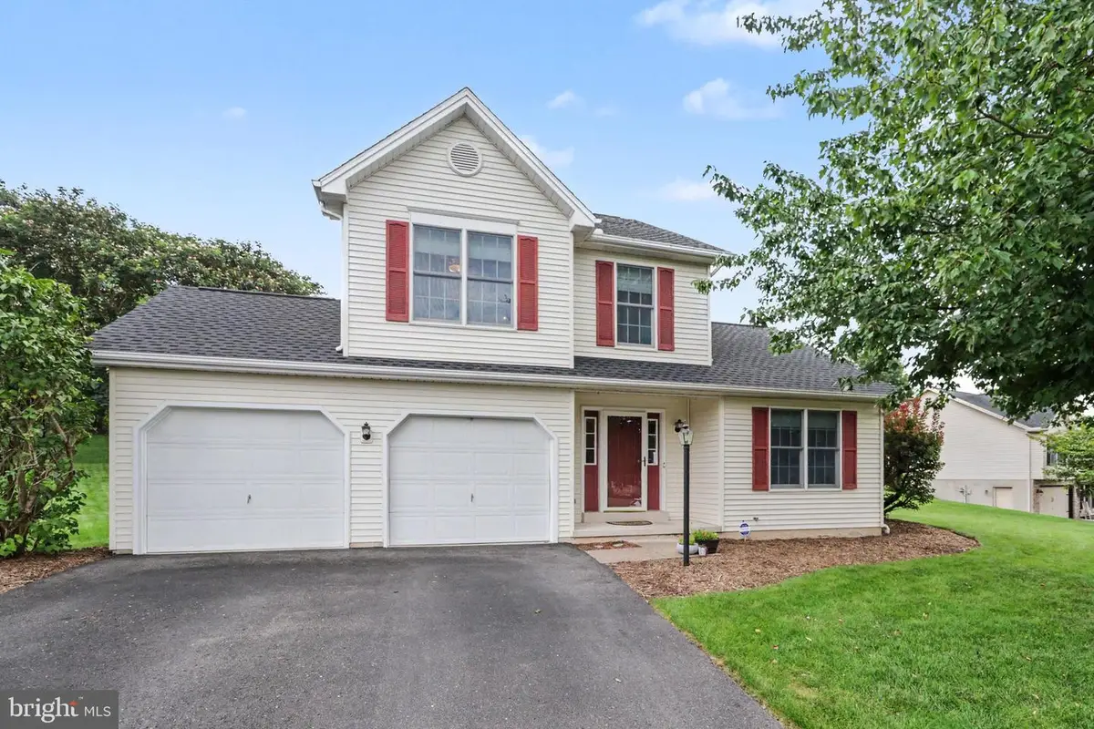 106 Greenwood Ln, Millerstown, PA 17062 - #1