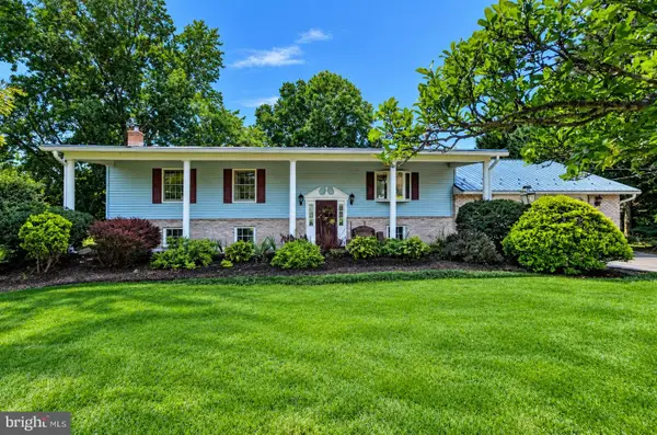 15 Donald St, SHERMANS DALE, PA 17090