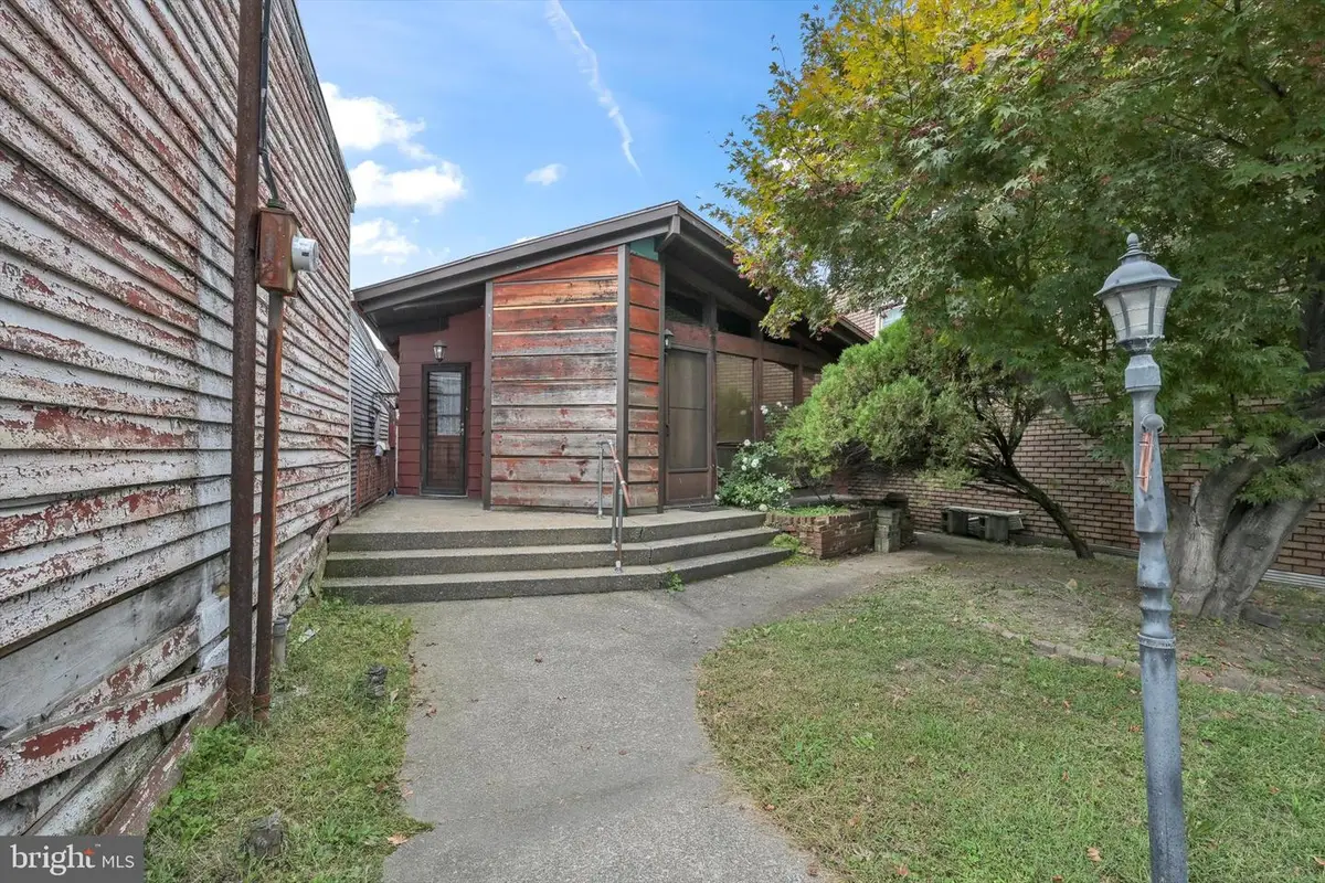 124 S 3rd St, Minersville, PA 17954 - Image #1