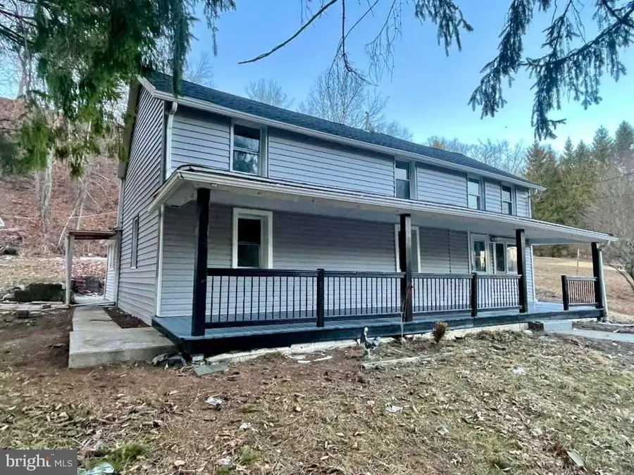 131 S Schaeffer Hill Rd, Pottsville, PA 17901 - #2