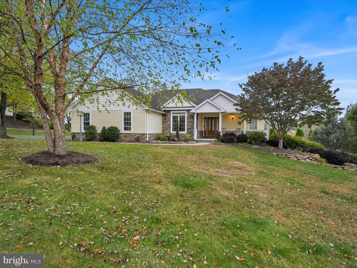 521 Lake Front Dr, Orwigsburg, PA 17961 - Image #1
