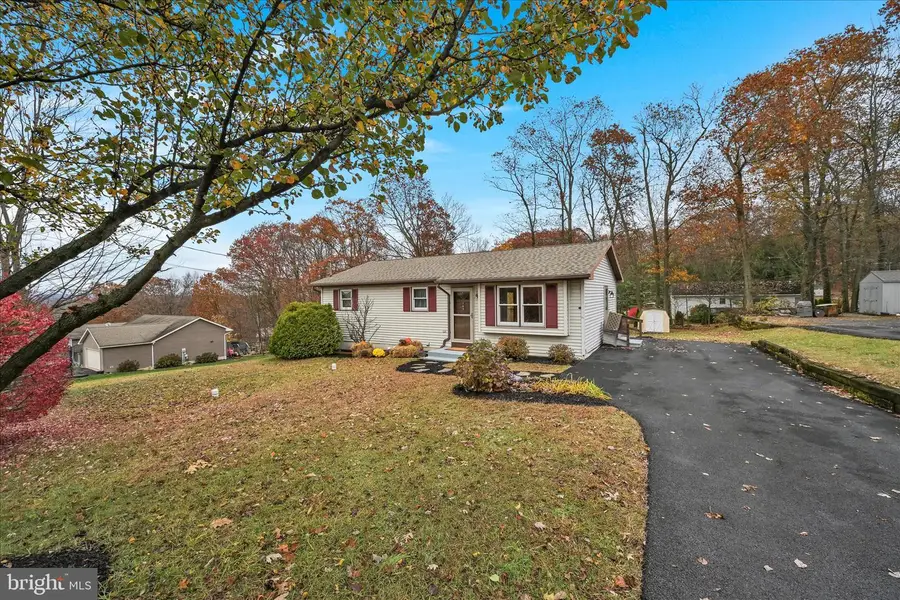 140 - 141 Navajo Dr, Auburn, PA 17922 - Image #2