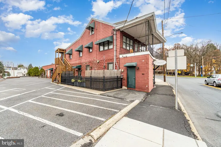 18 E Sunbury St, Minersville, PA 17954 - Image #2