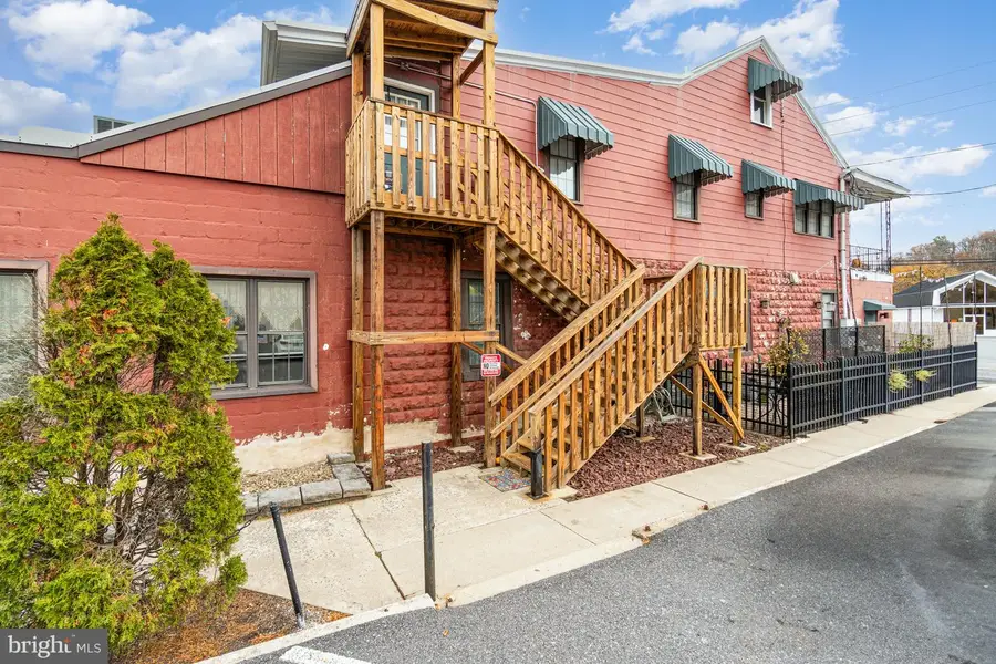 18 E Sunbury St, Minersville, PA 17954 - Image #3