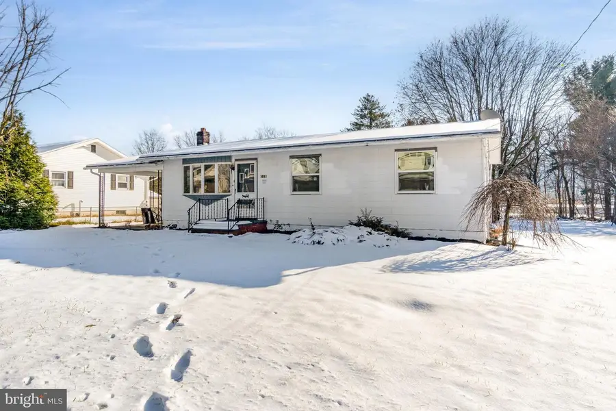 1011 E Main St, Hegins, PA 17938 - Image #3