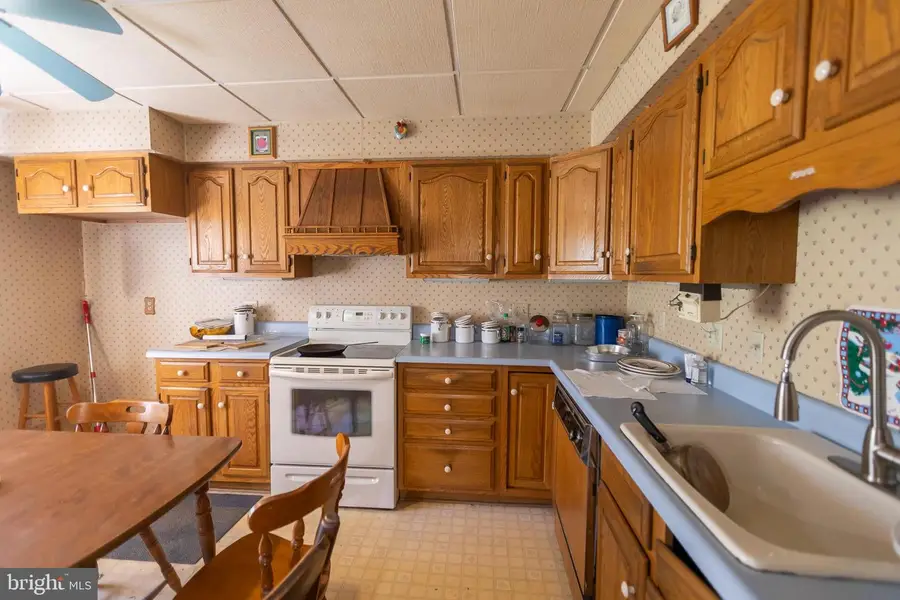 1757 W Norwegian St, Pottsville, PA 17901 - #3