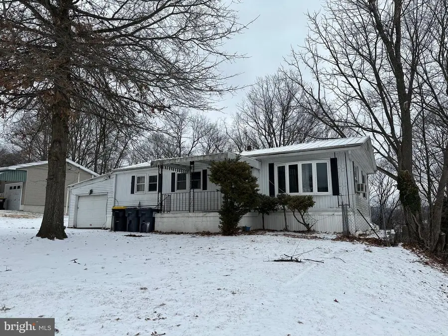 1063 Chestnut St, Pottsville, PA 17901 - Image #2