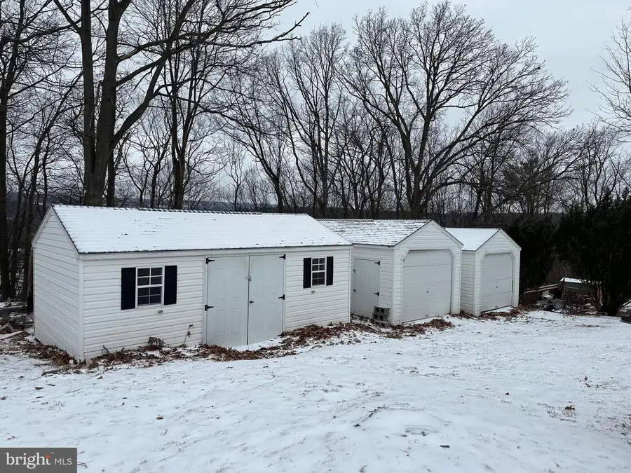 1063 Chestnut St, Pottsville, PA 17901 - Image #3