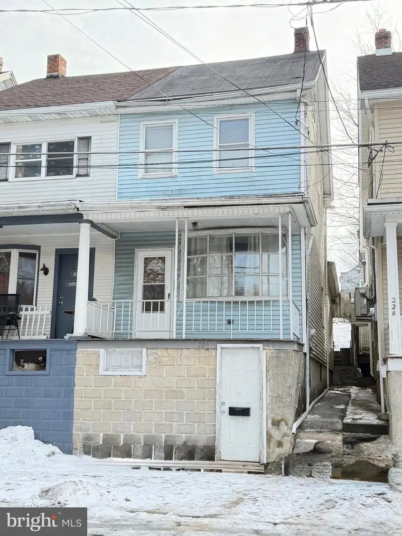 226 W Ridge St, Coaldale, PA 18218 - Image #2