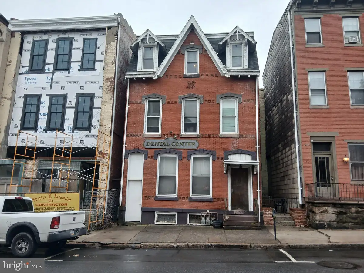 315 W Market St, Pottsville, PA 17901 - Image #1