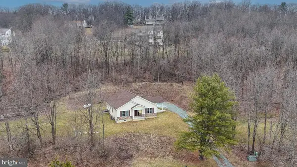 2021 Evergreen Dr, TAMAQUA, PA 18252