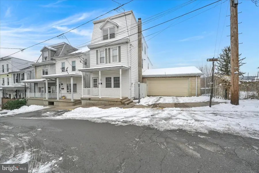 218 Oak St, Minersville, PA 17954 - #3