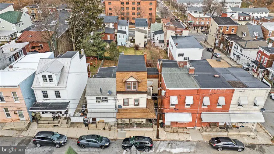 1208 W Norwegian St, Pottsville, PA 17901 - #2