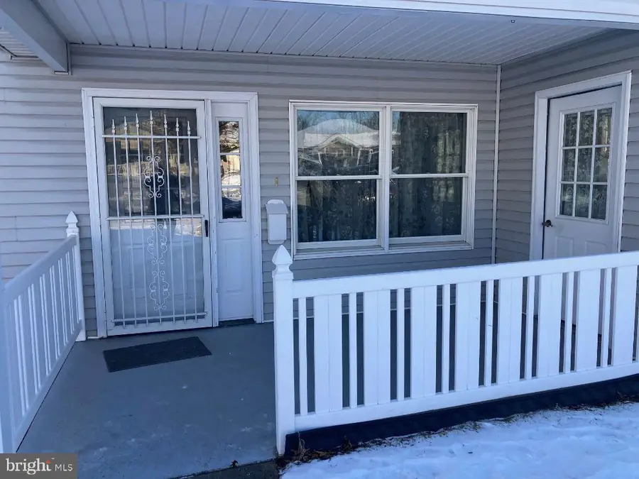 612 Canal Dr, Pine Grove, PA 17963 - #2