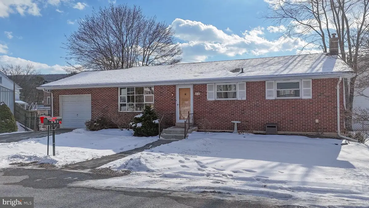 214 Chestnut St, Tuscarora, PA 17982 - #1