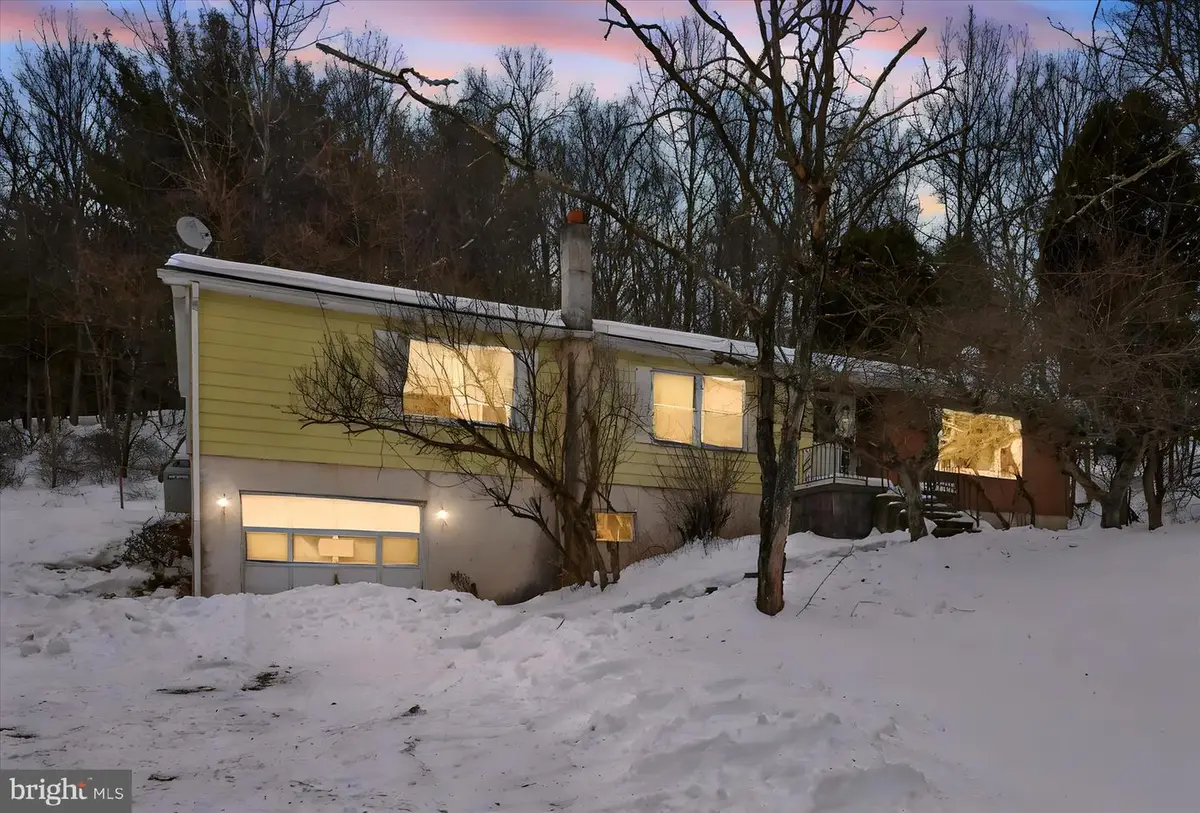 283 Pleasant Valley Rd, New Ringgold, PA 17960 - #1