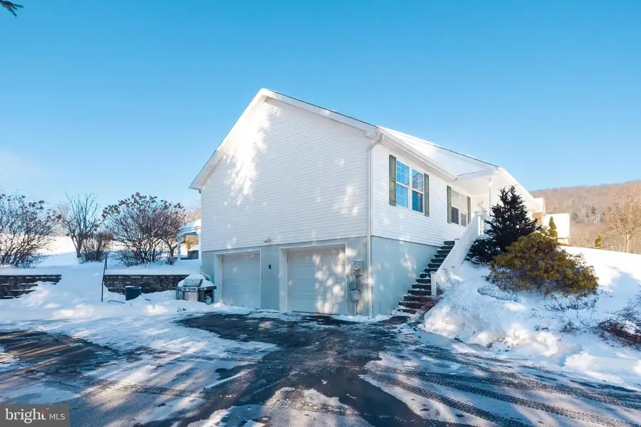 12 Sajer Rd, Pottsville, PA 17901 - Image #3