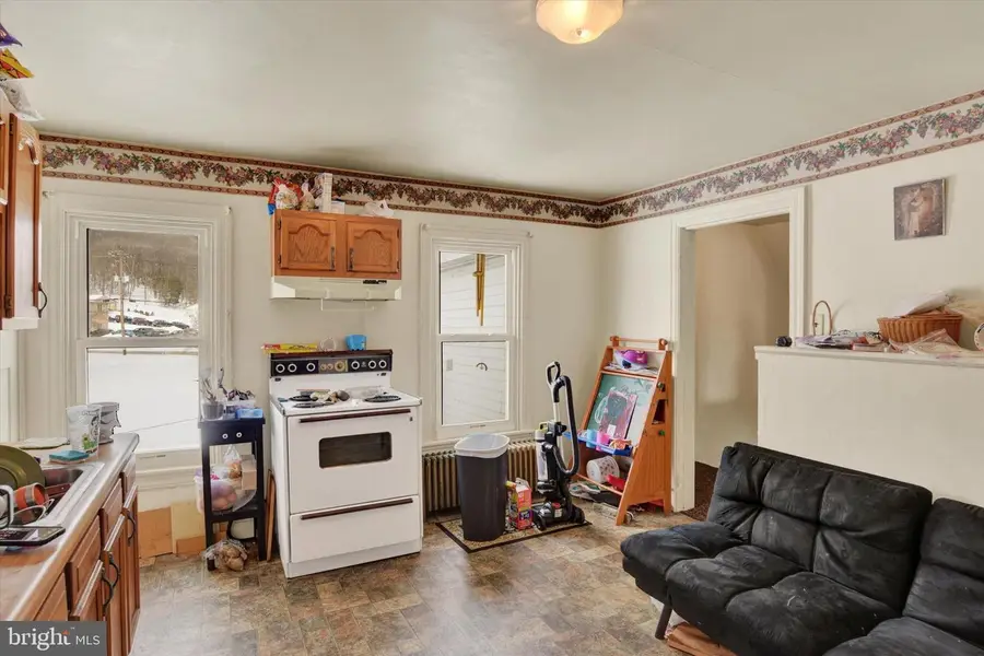 159 N Tulpehocken St, Pine Grove, PA 17963 - #3