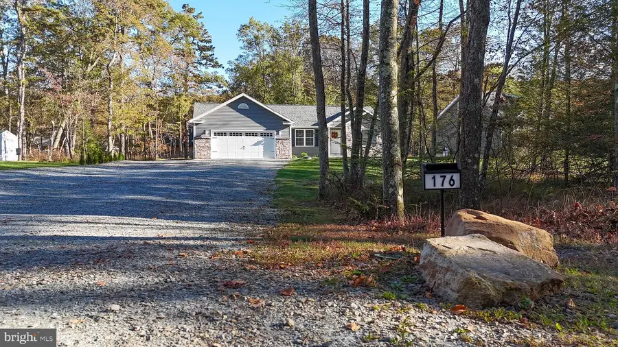 176 Lake Dr, Nesquehoning, PA 18240 - #2