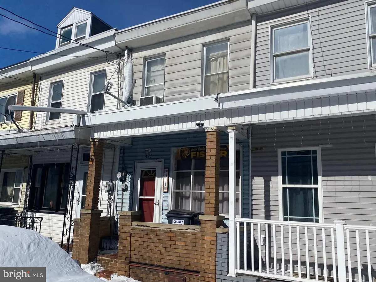411 W Spruce St, Mahanoy City, PA 17948 - #1
