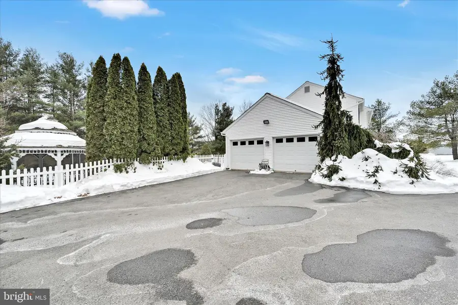 1823 Ridgewood Rd, Orwigsburg, PA 17961 - #3