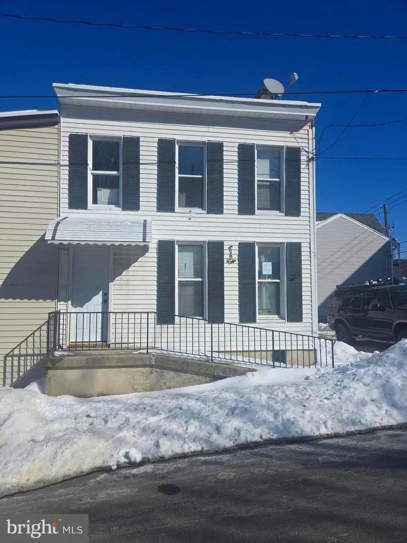 118 S 3rd St, Pottsville, PA 17901 - #1