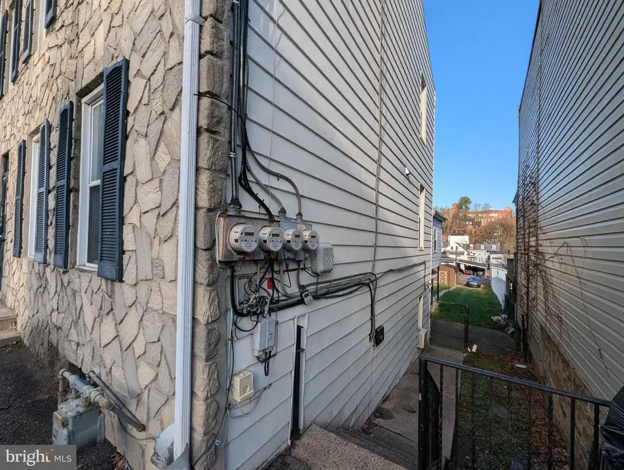 1614 W Market St, Pottsville, PA 17901 - #2