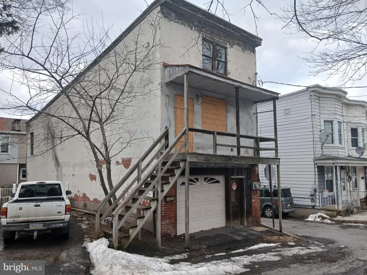 800 Mine St, Pottsville, PA 17901 - #1