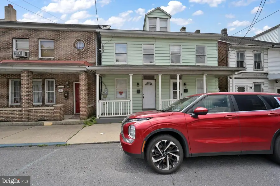 229 Valley St, New Philadelphia, PA 17959 - #2