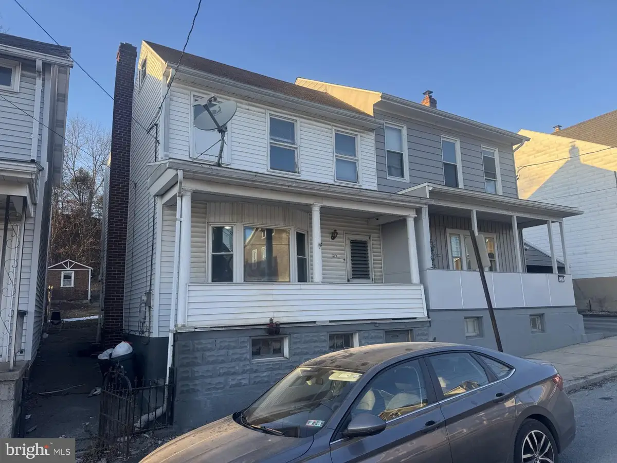 429 E Elm St, Tamaqua, PA 18252 - #1