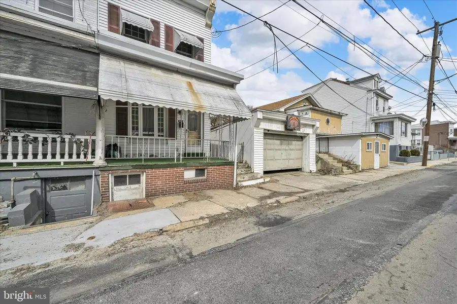 606-604 Fairview St, Pottsville, PA 17901 - #3