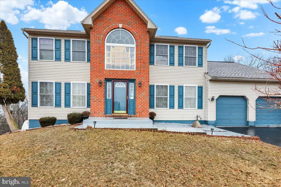 87 Oak Ledge Ave, Schuylkill Haven, PA 17972 - #2