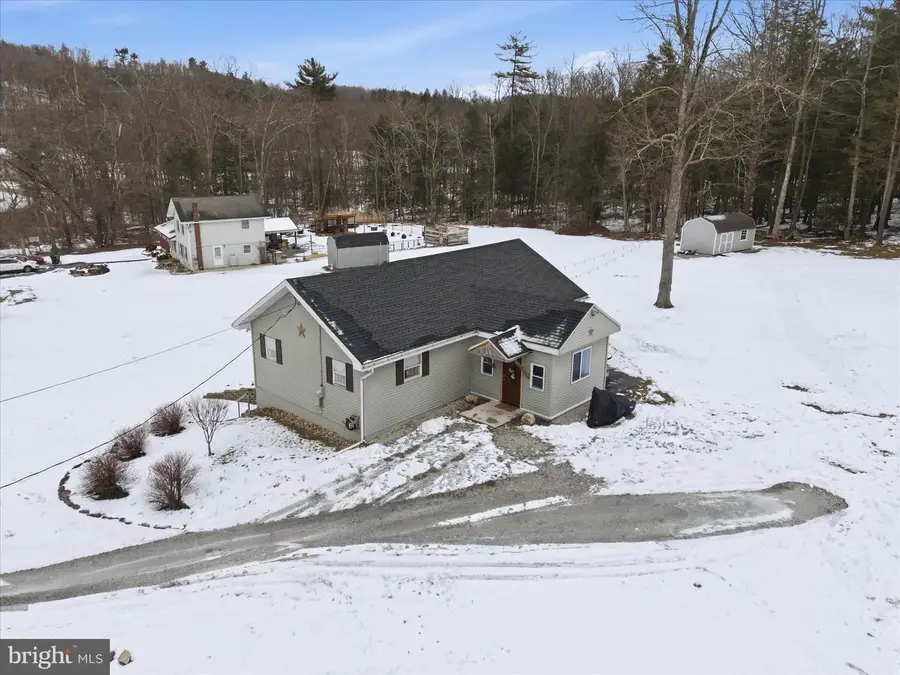 37 Goose Pond Rd, New Ringgold, PA 17960 - #2