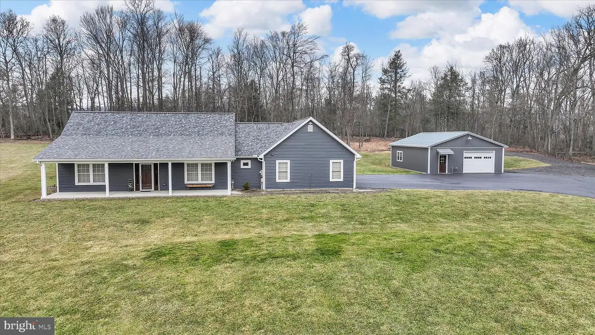643 Deturksville Rd, Pine Grove, PA 17963 - #1