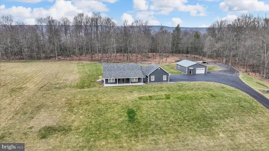 643 Deturksville Rd, Pine Grove, PA 17963 - #3