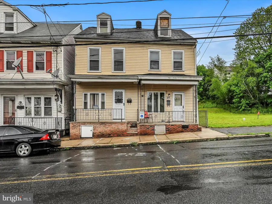 435 W Centre St, Shenandoah, PA 17976 - #2