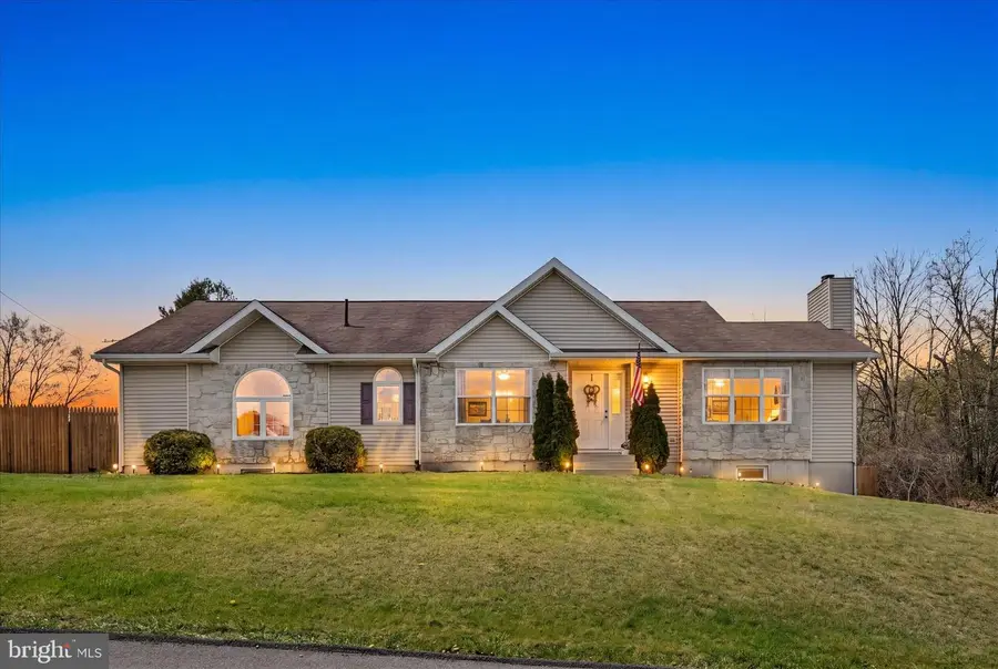 301 Brown St, Port Carbon, PA 17965 - #2