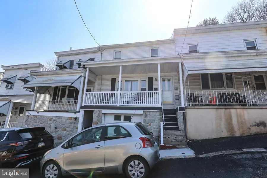 243 Pierce St, Pottsville, PA 17901 - #3