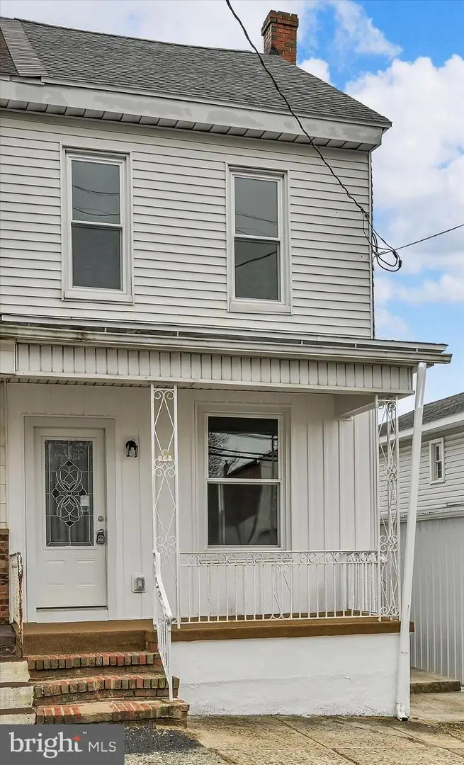 120 E Chestnut St, Frackville, PA 17931 - #3