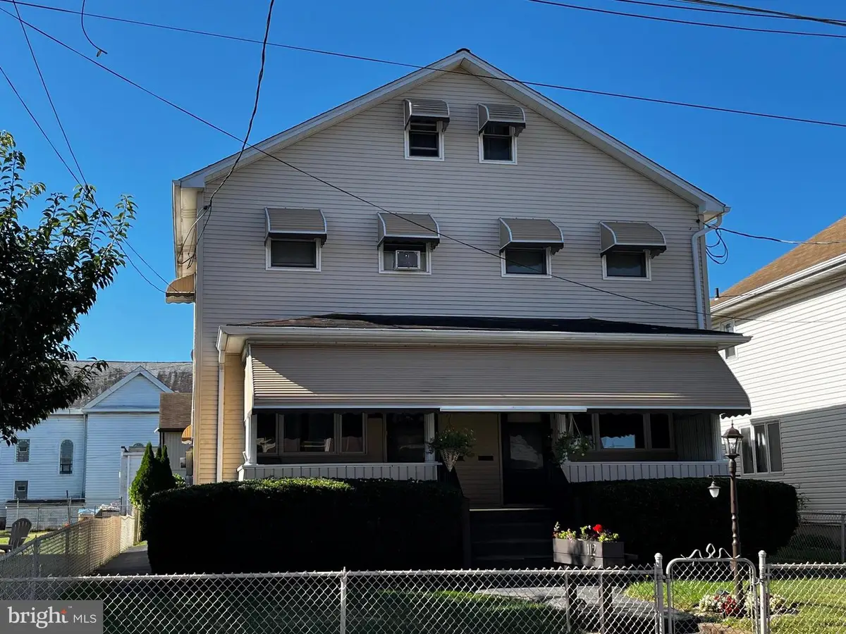 110-112 E Grant St, McAdoo, PA 18237 - #1