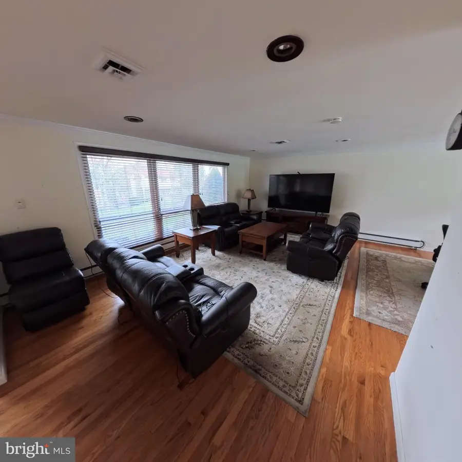 2057 Mahantongo St, Pottsville, PA 17901 - #2