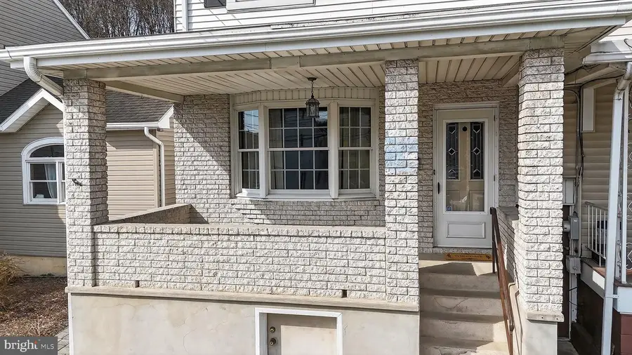 518 Washington St, Tamaqua, PA 18252 - #3