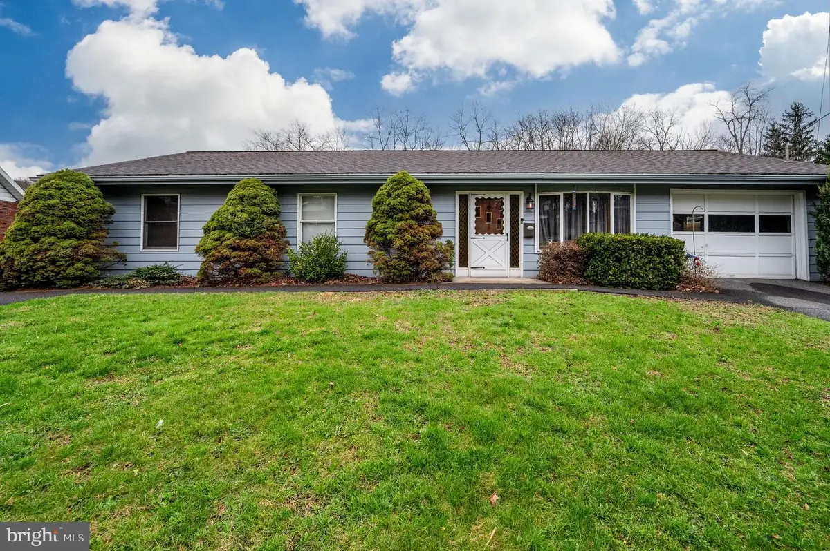 585 N Wade Rd, Saint Clair, PA 17970 - #1