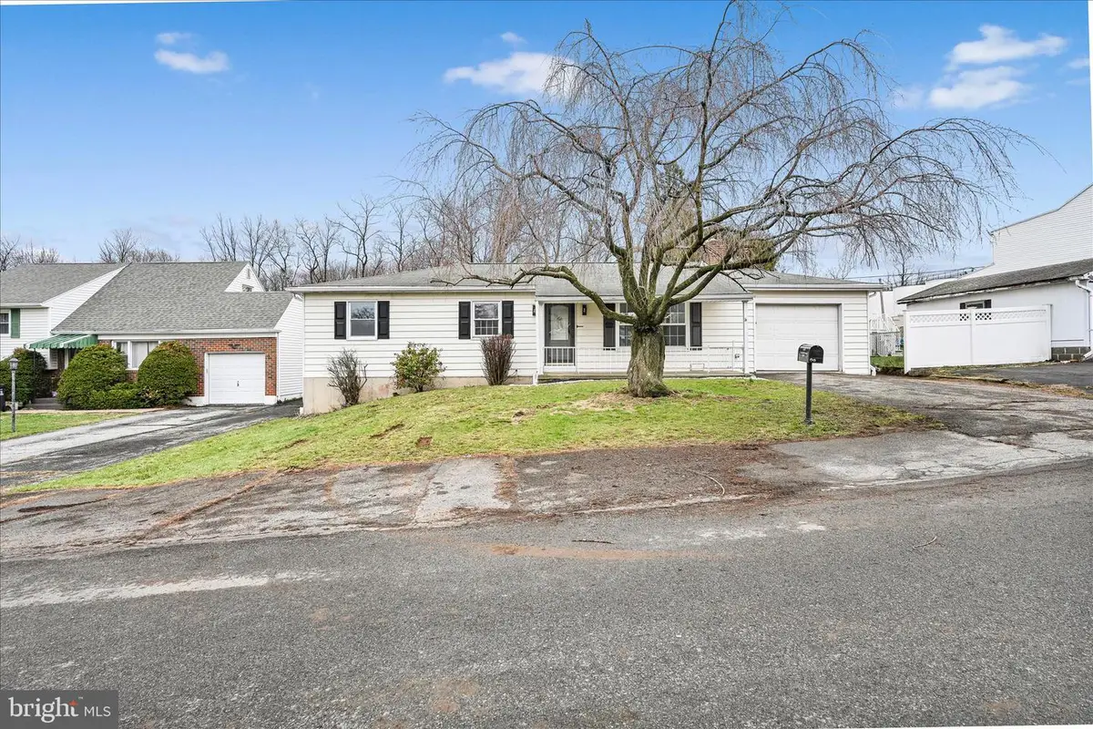 555 S Garfield Ave, Frackville, PA 17931 - #1